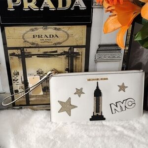 NWT Michael Kors Illustrations Zip Leather Clutch